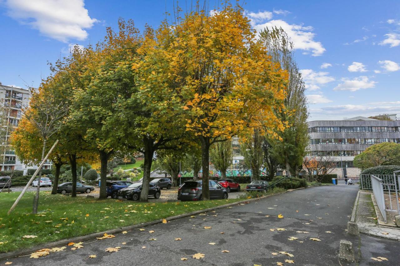 Apartamento Chic Apart With Parking Chaville Exterior foto